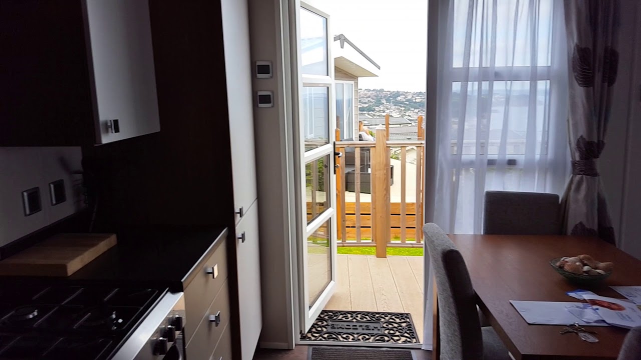 Coast View holiday park - platinum caravan.