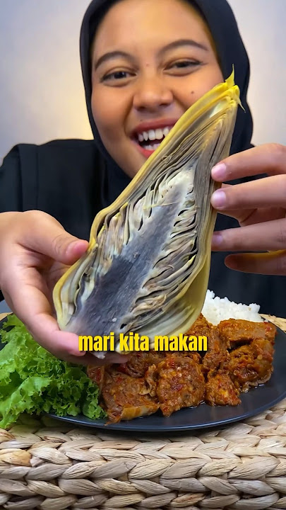 Mukbang jantung pisang? 😱 Omo, ada yg pernah cobain jantung pisan ga? Jawab dikomen ya! #oelek