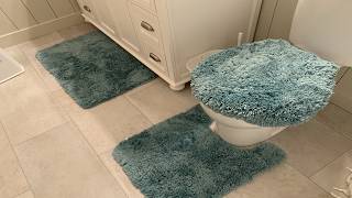 A close up look at this three piece bathroom rug set