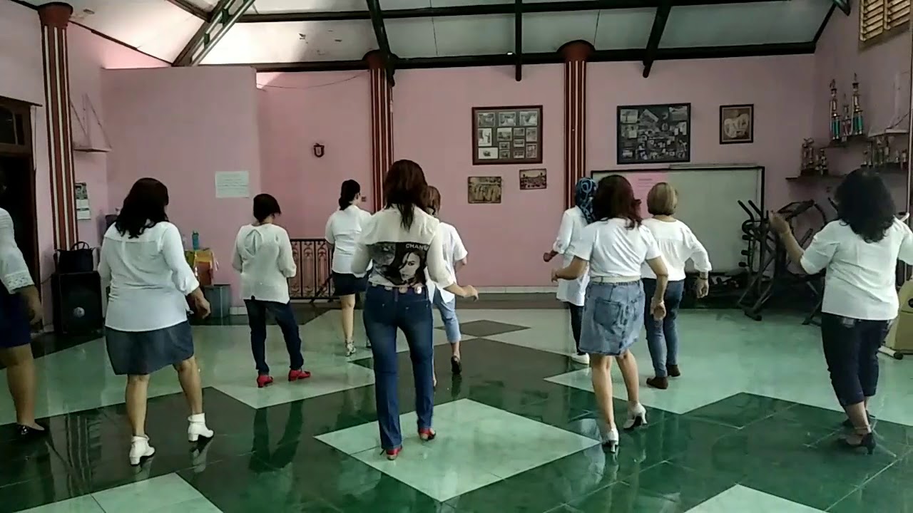 Ginggaguly Line Dance Choreography by Susy Macan