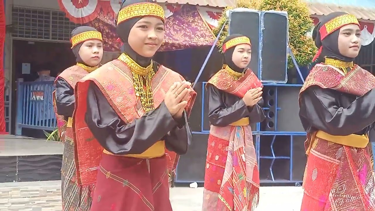 Tari Tor Tor kelas 5 SDN 006 Batu Aji