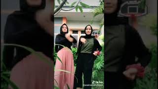 Yg Baju Hijau Toge Banget