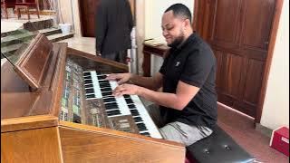 Aulaye Mwili wangu||S. Mujwahuki ikichezwa Na Tumaini Swai (F. M)