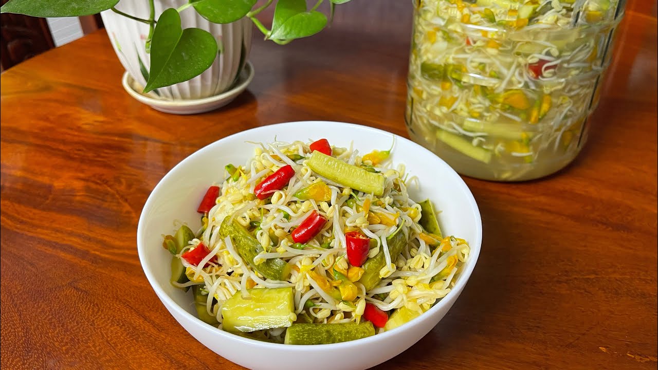 របៀបធ្វើ ជ្រក់សណ្តែកបណ្តុះ លាយផ្កាស្នោ និងក្បួនចៀនត្រីឲ្យស្រួយ | Bean Sprout & Sesbania FlowerPickle