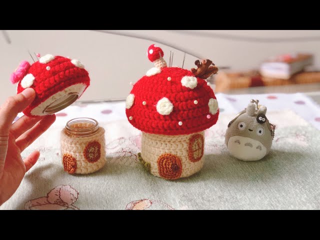 Crocheted mushroom pincushion - YouTube