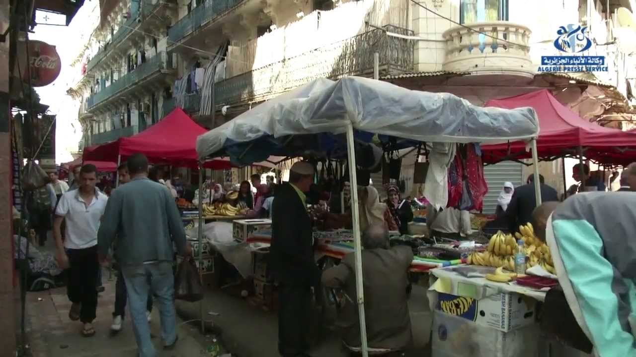 Phénomène des marchés informels à Alger  YouTube