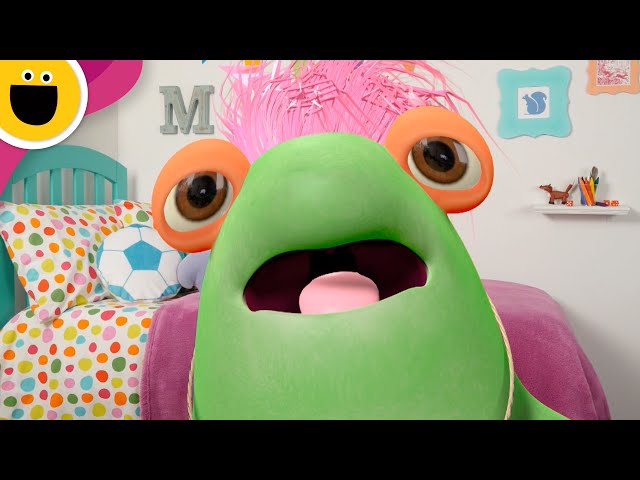 Make a Silly Face with Marvie! (Sesame Studios) class=