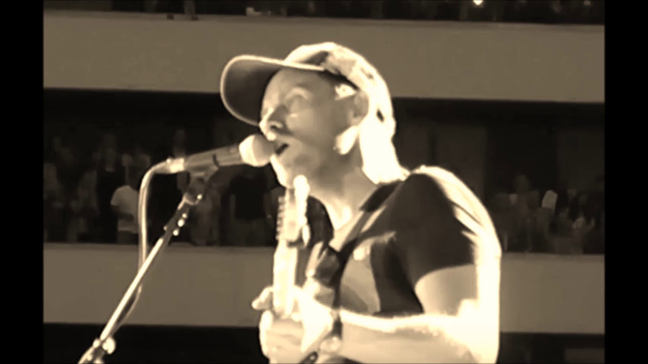 Coldplay - Jonny Buckland's backing vocals (IEM)