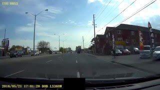 Four men run in front of Jeep Wrangler in Scarborough (Toronto) Four men run in front of Jeep Wrangler in Scarborough (Toronto)