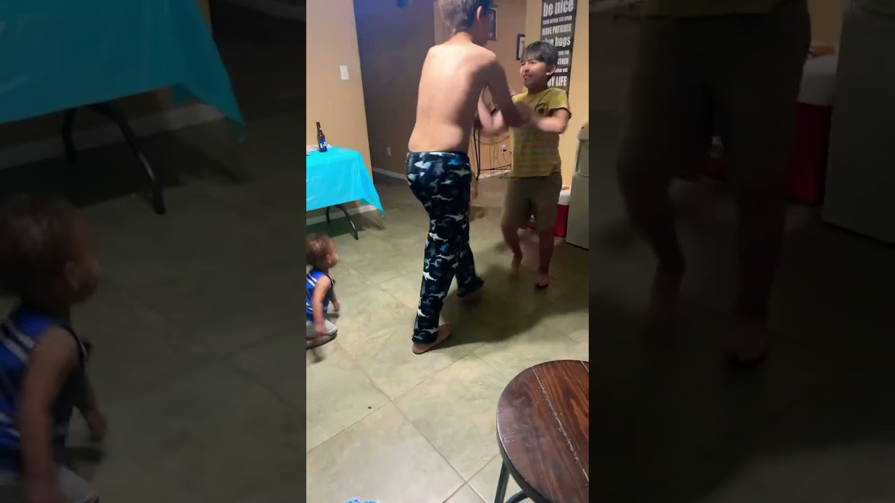 Crazy cousins fighting