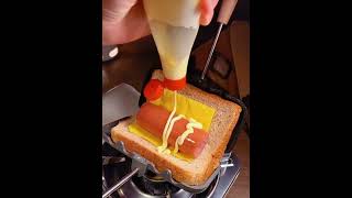 This Outdoor Sandwich Pan Makes PERFECT Campfire Toasties – Watch It Cook! 🔥🥪😱