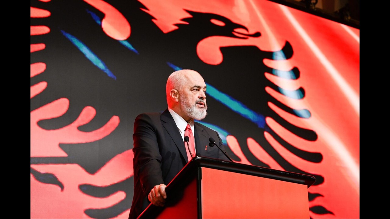 E bujshme/ Rama President? Ja kur! Flet gazetari!