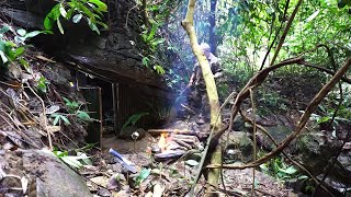 Full video Solo Bushcraft in the rain forest. Build a shelter and spend the night alone - Part 1