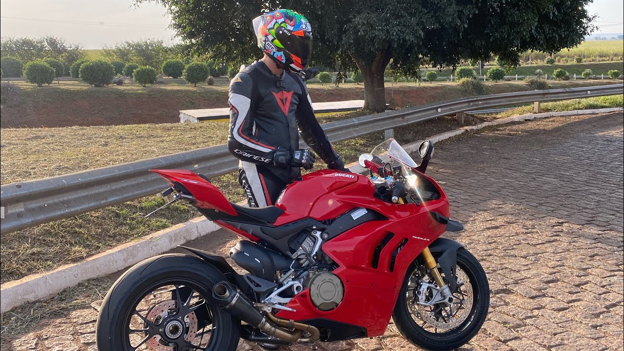 VIAJEI PRA LONDRINA DE DUCATI V4S