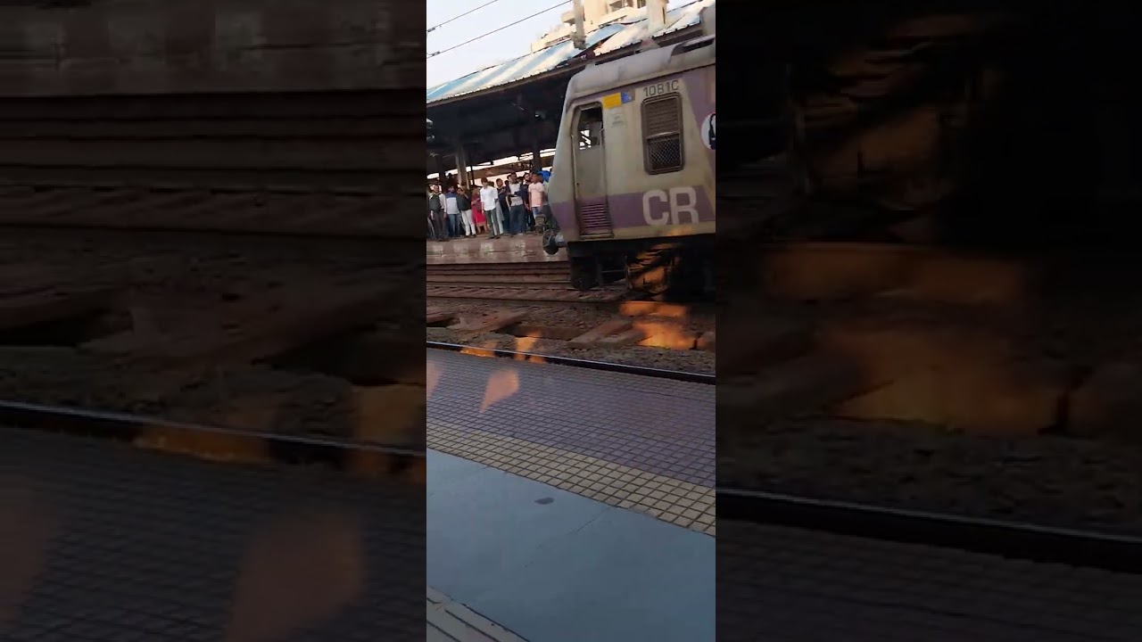 Mumbai local train 🚆 😀  