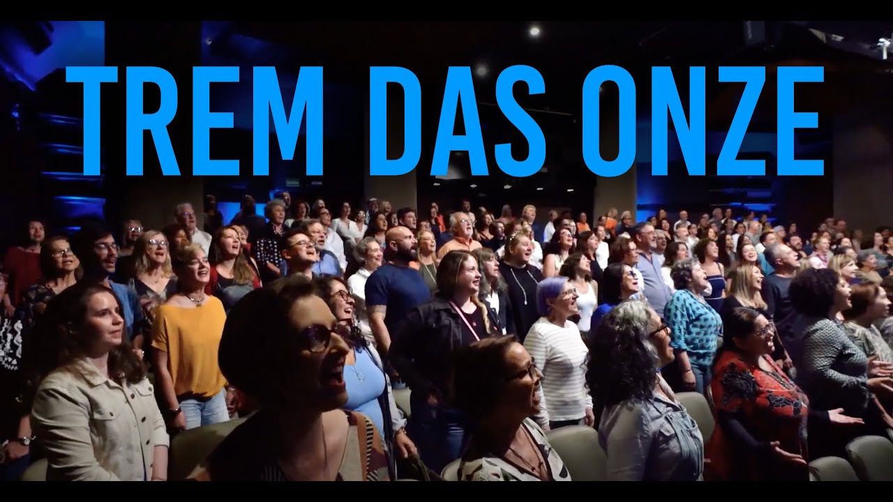 Centenas de vozes cantam: TREM DAS ONZE, no São Paulo, vem cantar!