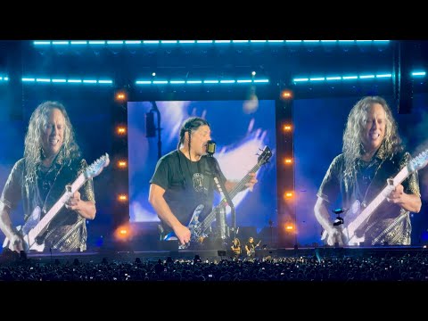 Metallica Brisbane Australia 12/11/2025 - Robert and Kirk - "Smoko" by The Chats - 4K