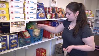 As Costs Rise, Colleges Open Food Pantries