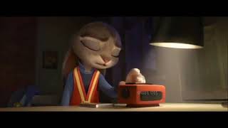 Kartun dengarkan radio corona