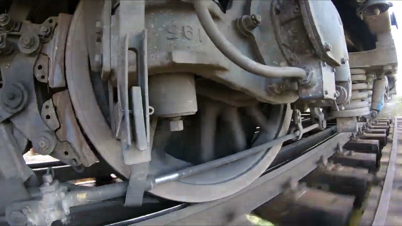 Starting and accelerating very heavy train with one single locomotive - loud gearbox sound