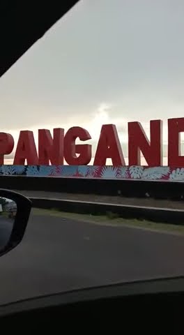 Story' WA IG nyetir mobil Avanza diwaktu pagi hari di pantai Pangandaran awal tahun 2021