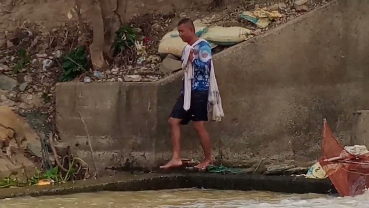 Fantastic how to throw cast netfishing, Traditional net fishing