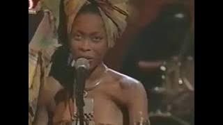 Erykah Badu - Appletree – (Live)