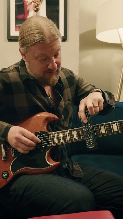 Derek Trucks shares how to select a slide.