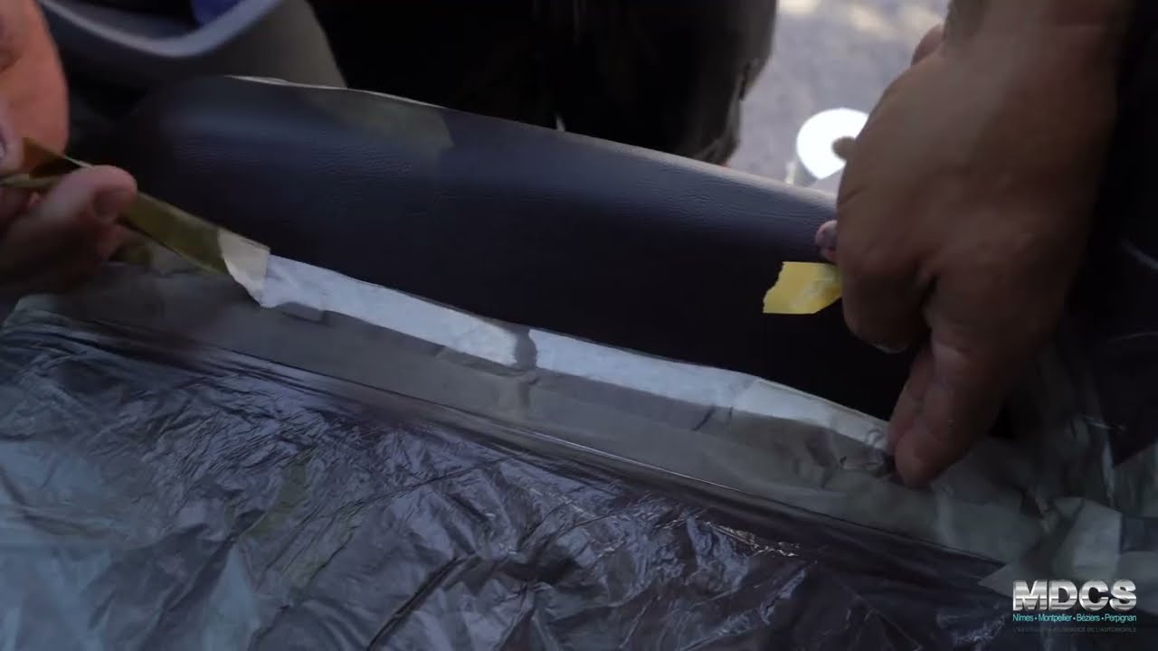 Nos techniques de rénovation cuir et réparation de garniture automobile