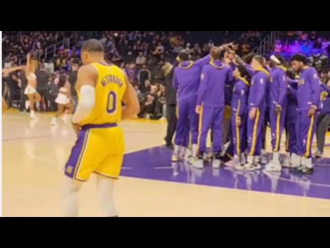 Russell Westbrook doesn't wanna join the team huddle - NBA | Lakers vs Wolves