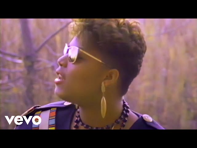 Queen Latifah - Ladies First (Official Music Video) [HD] ft. Monie Love class=