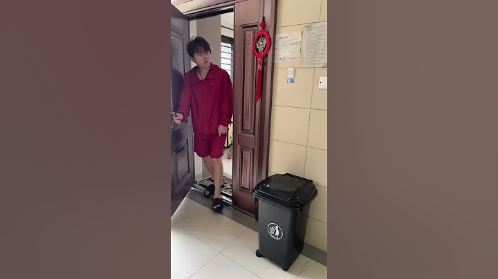 闺女躲在垃圾桶里整爸爸，爸爸这回懵圈了 #baby #funny #萌娃 #cute #cutebaby