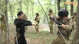 【Hot Anti-Japanese Movie】Female samurai provokes a female spy, who angrily gives her a beating.