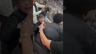 SIMPLESMENTE DEPAY E MINI CRAQUE NETO COMEMORANDO SEGUNDO GOL DO CORINTHIANS CONTRA O SANTA FE