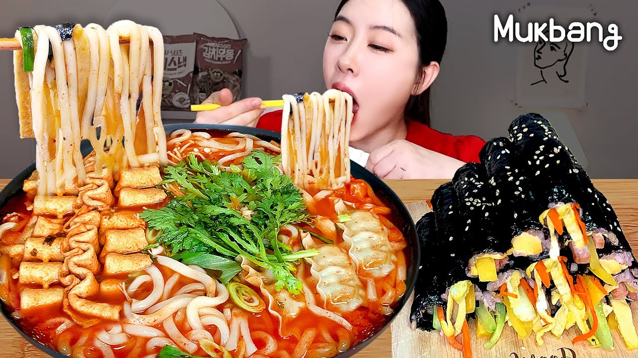 면빨이 미쳤다는 얼큰칼칼~한 김치우동🔥에 직접만든 꼬마김밥 먹방(ft.어묵꼬치, 만두) Kimchi udon little gimbap Mukbang