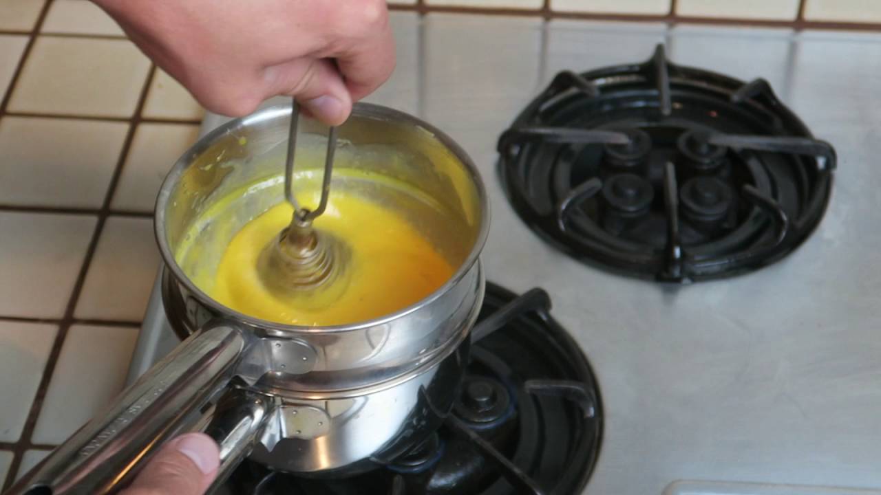 How to make Hollandaise Sauce the Easy Way 
