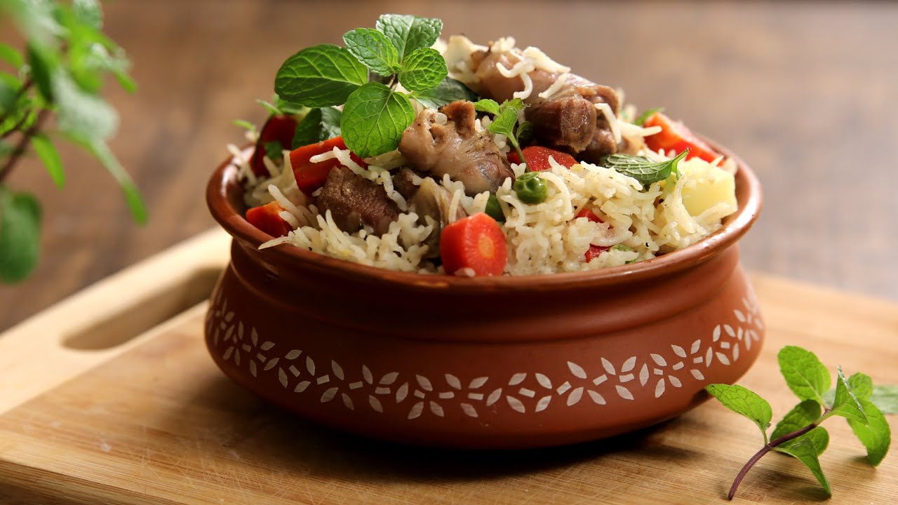 Mutton Yakhni Pulao | Kashmiri Yakhni Pulao - Maincourse Recipe | The Bombay Chef - Varun Inamdar | Get Curried