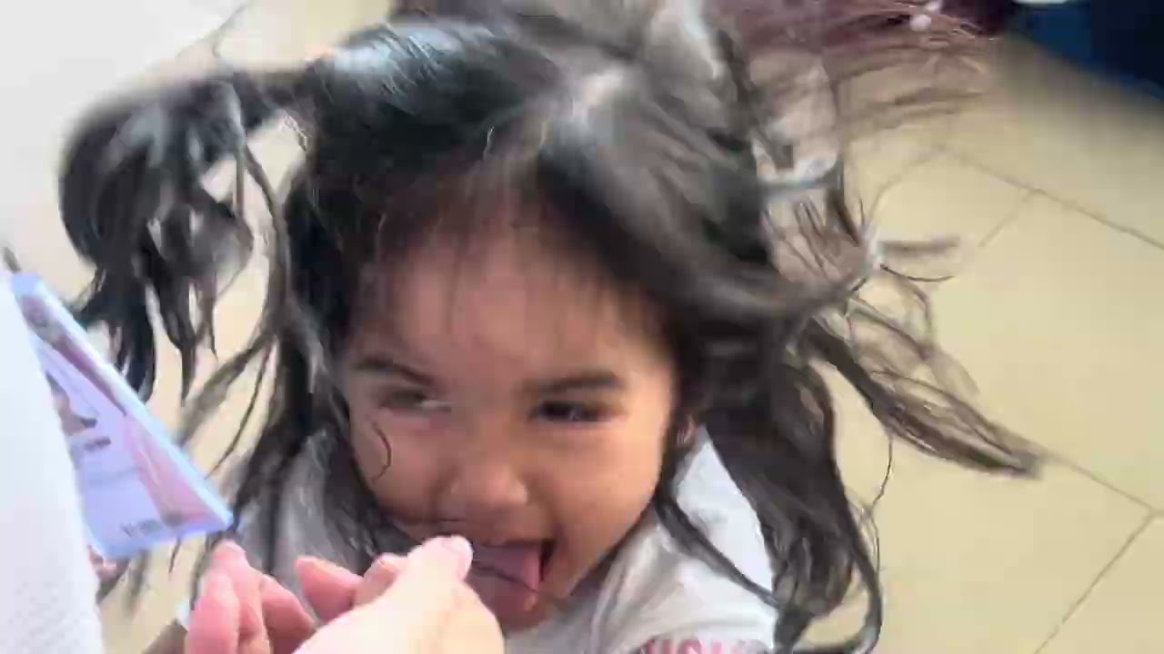 Theaters thursday ng Ate sya ang host. ‘MusicCTTRO; im not inteded to use the background music.