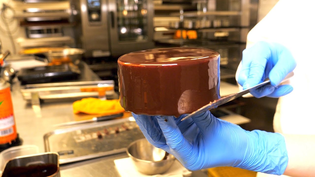 フランス最高級チョコレートを使ったケーキとブルーベリーチーズパフェの作り方