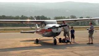Take-off from  Kelowna to Edmonton - Roy & Gabriel