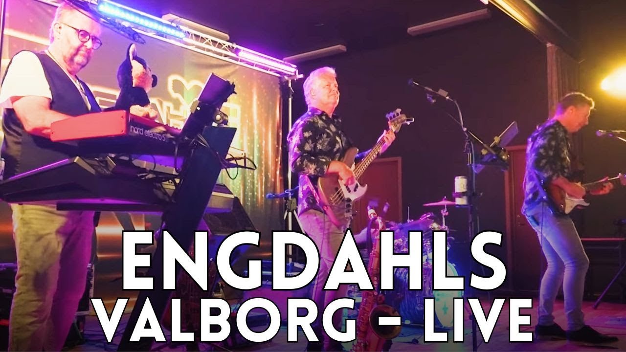 Engdahls - Valborg (Live @ Folkets Park, Falköping) 🎶 auf YouTube ansehen Engdahls - Valborg (Live @ Folkets Park, Falköping) 🎶 auf YouTube ansehen