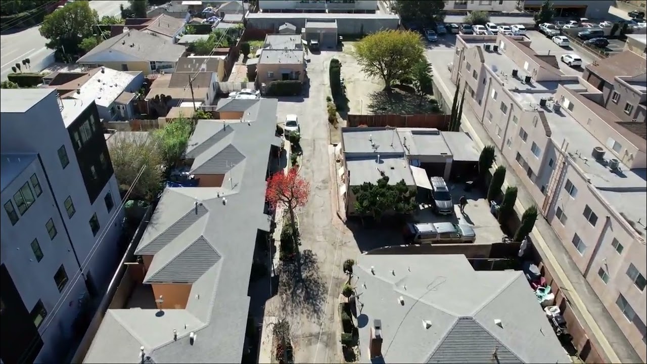 11414 Calvert St. North Hollywood, CA 91606