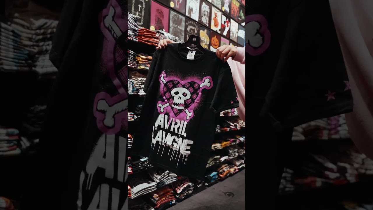 Tonton where to shop for your emo 🖤 #holiday #giftideas #emo #poppunk #hottopic di YouTube Tonton where to shop for your emo 🖤 #holiday #giftideas #emo #poppunk #hottopic di YouTube