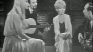 Peter, Paul and Mary & Petula Clark - Cache Cache It's raining (live in France, 1965) chords
