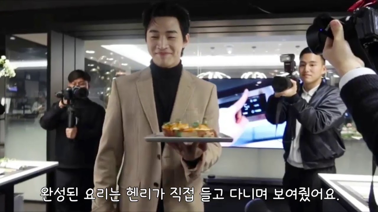 Signature Kitchen Suite Cooking Show with chef Austin & prince Henry😍