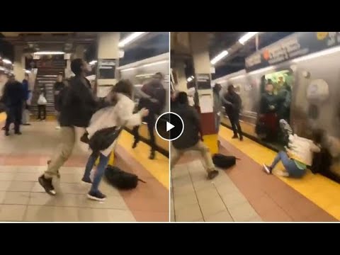 Video Man Randomly Shoves Woman Into Subway Car In Brooklyn Youtube - mta dekalb avenue subway station in roblox youtube
