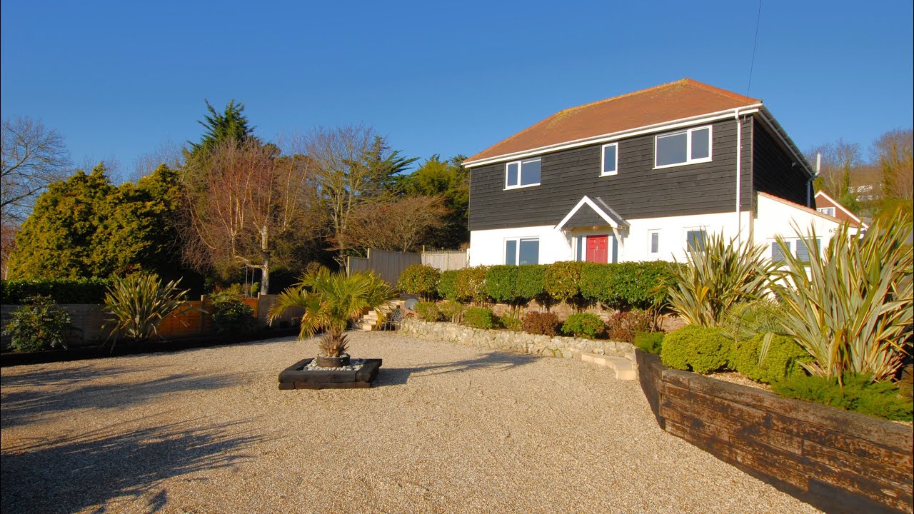 65 Seabrook Road, Hythe, CT21 5QW £795,000. Call Lawrence & Co on 01303