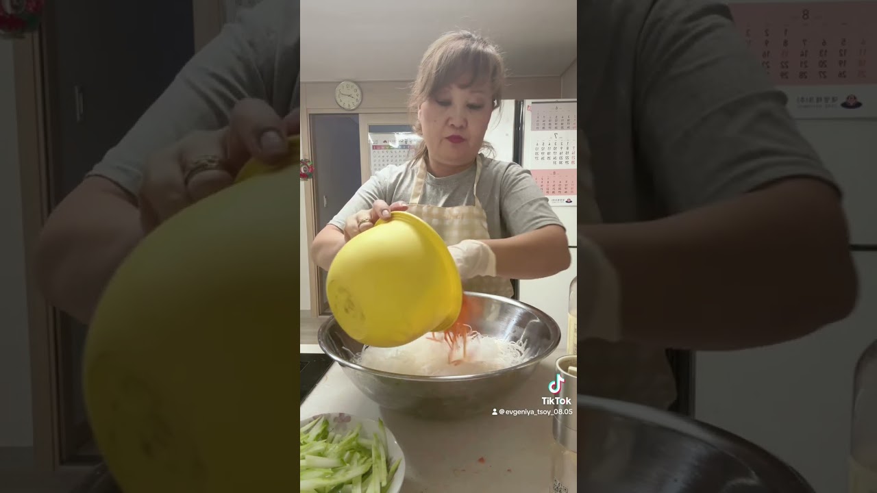 Салат из фунчозы