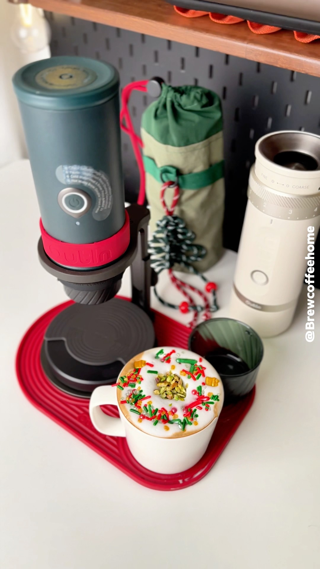 Festive Christmas Coffee with the OutIn Mino Christmas Edition