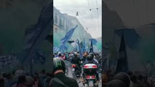 ‏اجواء جماهير نابولي في الملعب مارادونا 💙🔥🏆